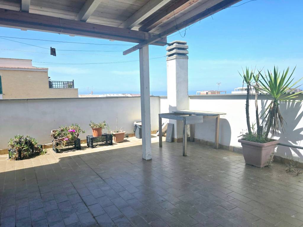 appartamento in vendita a Fiumicino in zona Isola Sacra
