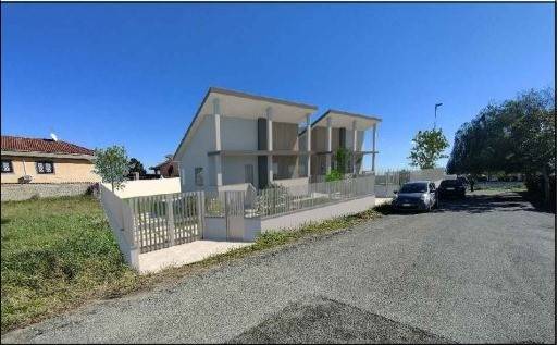 casa indipendente in vendita a Fiumicino in zona Isola Sacra