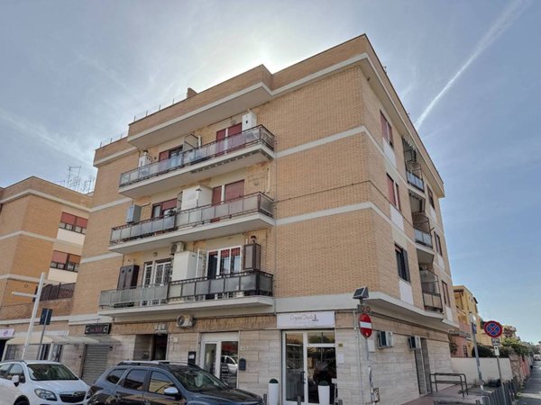appartamento in vendita a Fiumicino in zona Isola Sacra