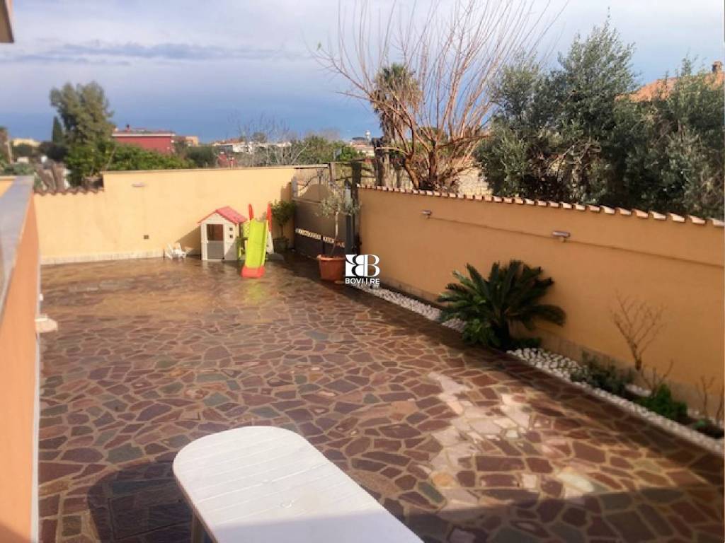 appartamento in vendita a Fiumicino in zona Isola Sacra