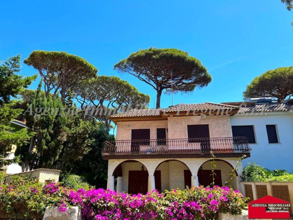 casa indipendente in vendita a Fiumicino in zona Fregene