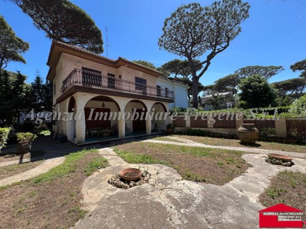 casa indipendente in vendita a Fiumicino in zona Fregene