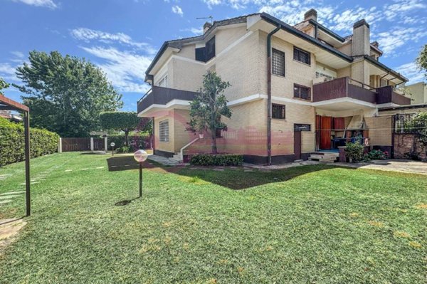 casa indipendente in vendita a Fiumicino in zona Fregene