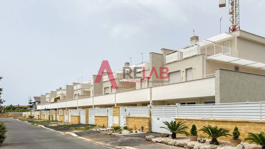 casa indipendente in vendita a Fiumicino in zona Isola Sacra