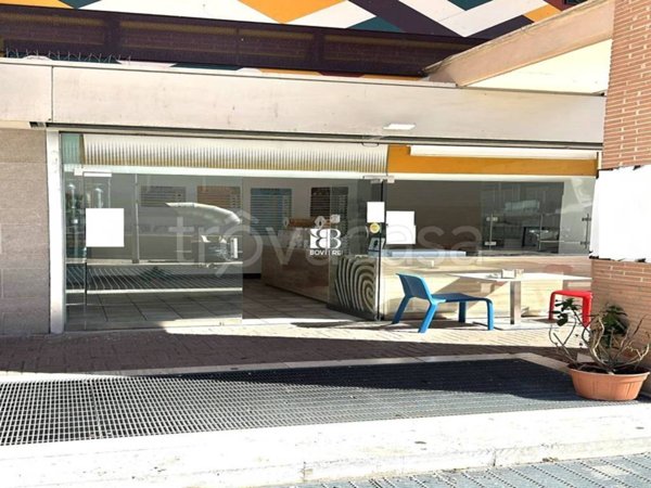 negozio in vendita a Fiumicino