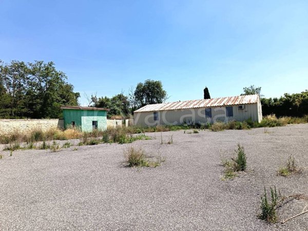trivano in vendita a Fiumicino in zona Isola Sacra