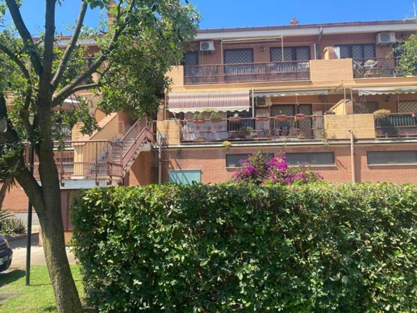 appartamento in vendita a Fiumicino in zona Isola Sacra