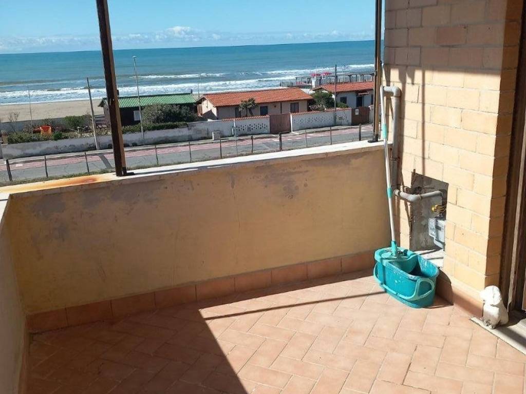 appartamento in vendita a Fiumicino in zona Palidoro