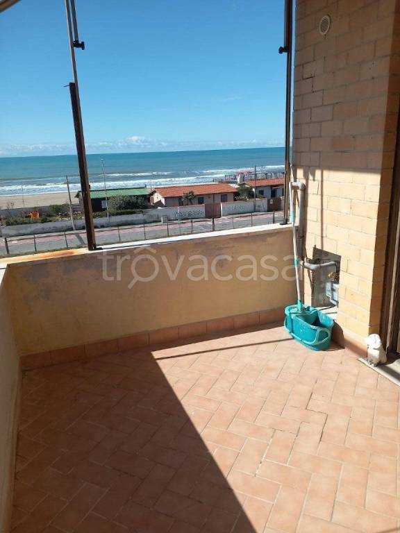 appartamento in vendita a Fiumicino in zona Passo Oscuro