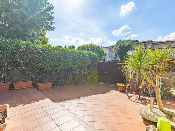 casa indipendente in vendita a Fiumicino in zona Fregene