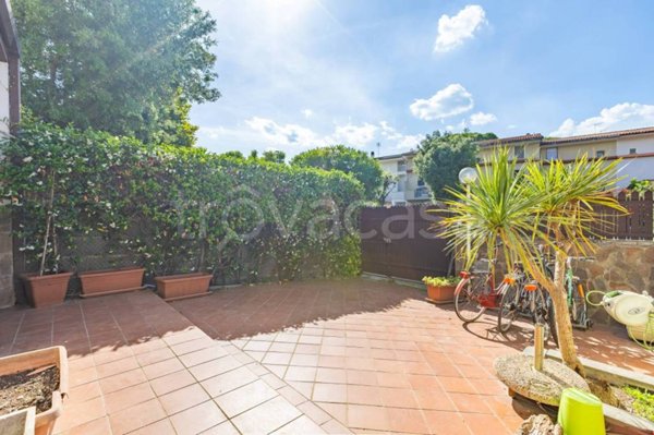 casa indipendente in vendita a Fiumicino in zona Fregene