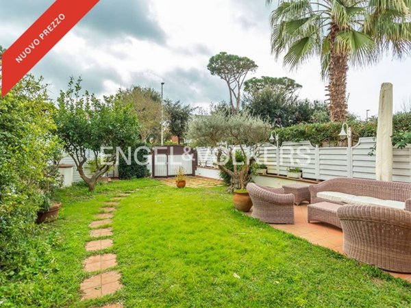 casa indipendente in vendita a Fiumicino in zona Fregene