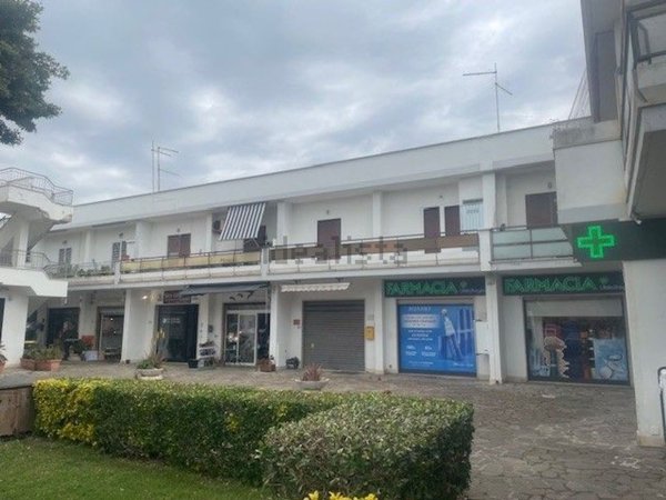 ufficio in vendita a Fiumicino in zona Fregene