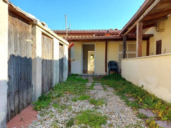 appartamento in vendita a Fiumicino in zona Focene