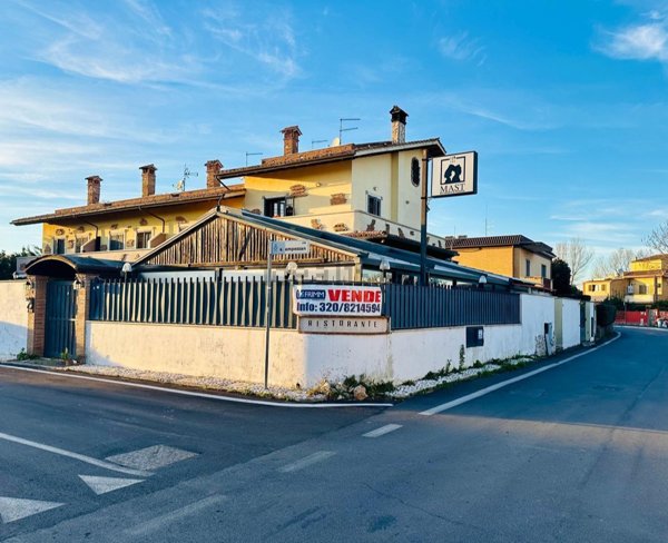 negozio in vendita a Fiumicino