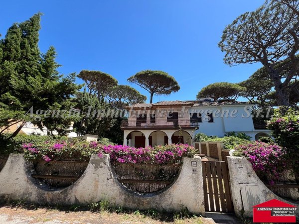 casa indipendente in vendita a Fiumicino in zona Fregene