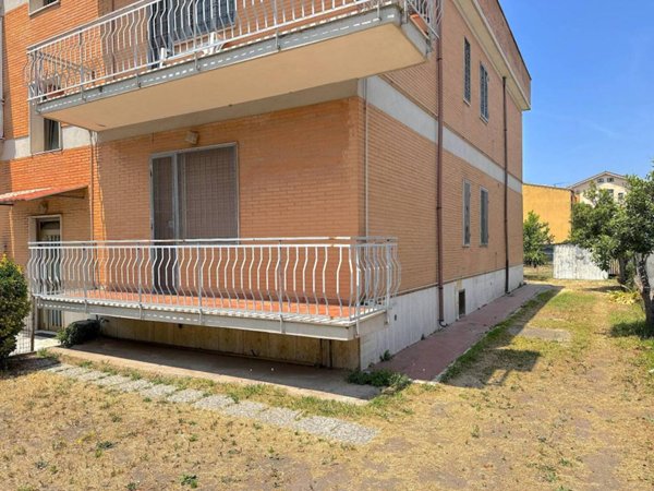 appartamento in vendita a Fiumicino in zona Isola Sacra