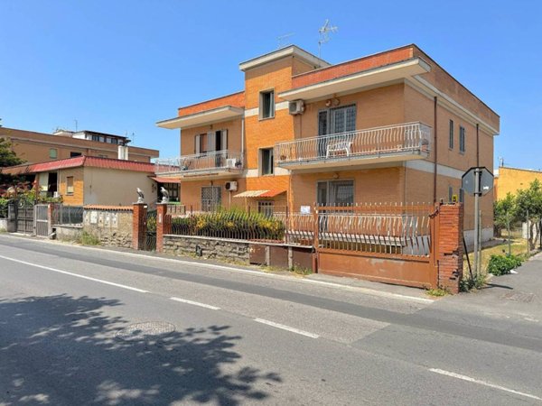 appartamento in vendita a Fiumicino in zona Isola Sacra