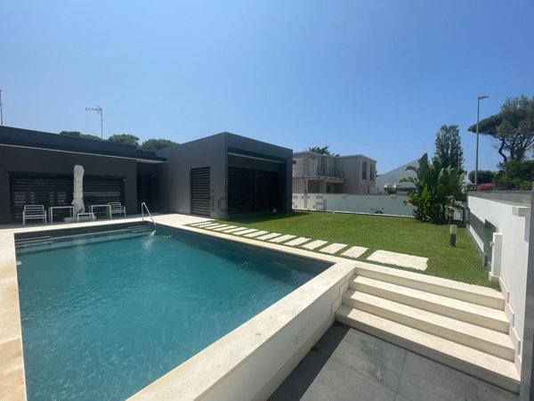 casa indipendente in vendita a Fiumicino in zona Fregene