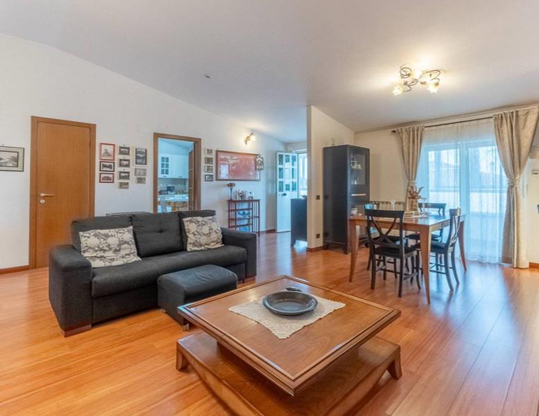 appartamento in vendita a Fiumicino in zona Isola Sacra