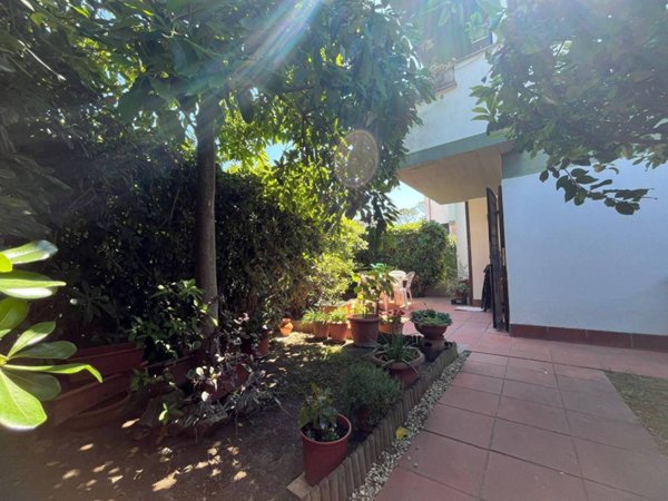 casa indipendente in vendita a Fiumicino in zona Fregene