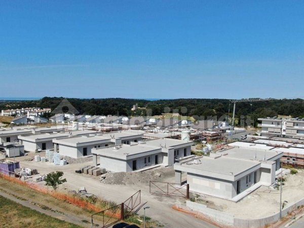 casa indipendente in vendita a Fiumicino in zona Aranova