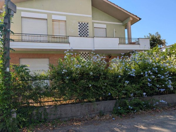 casa indipendente in vendita a Fiumicino in zona Fregene