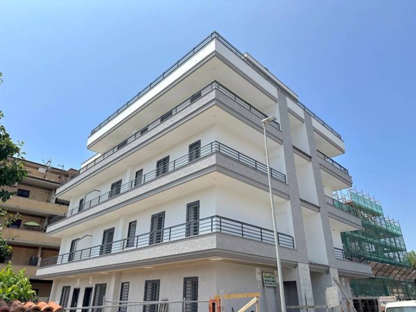 appartamento in vendita a Fiumicino in zona Isola Sacra