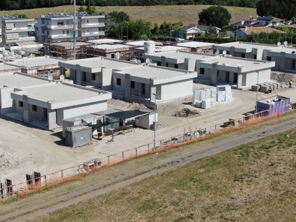 casa indipendente in vendita a Fiumicino in zona Focene