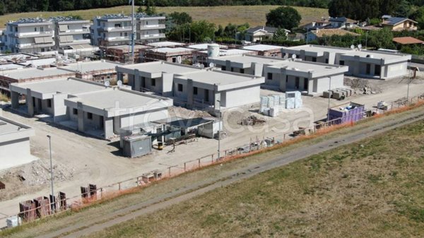 casa indipendente in vendita a Fiumicino in zona Isola Sacra