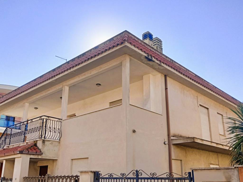 appartamento in vendita a Fiumicino in zona Isola Sacra