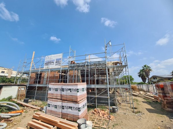 casa indipendente in vendita a Fiumicino in zona Isola Sacra
