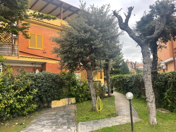 quadrivano in vendita a Fiumicino