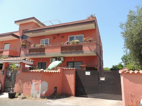 appartamento in vendita a Fiumicino in zona Isola Sacra