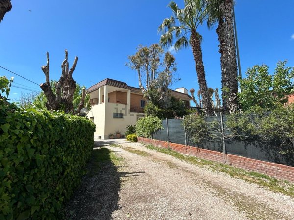 casa indipendente in vendita a Fiumicino