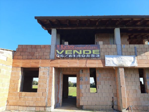 casa indipendente in vendita a Fiumicino