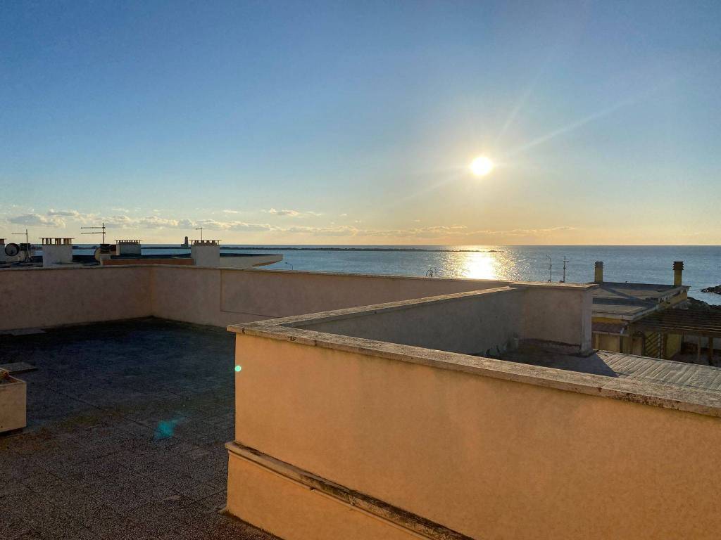 appartamento in vendita a Fiumicino in zona Isola Sacra