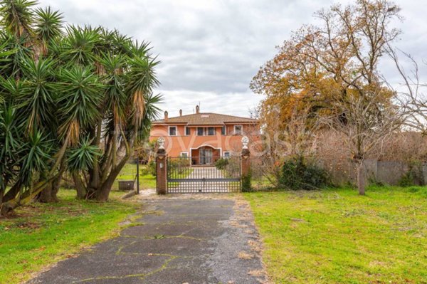 casa indipendente in vendita a Fiumicino in zona Tragliata