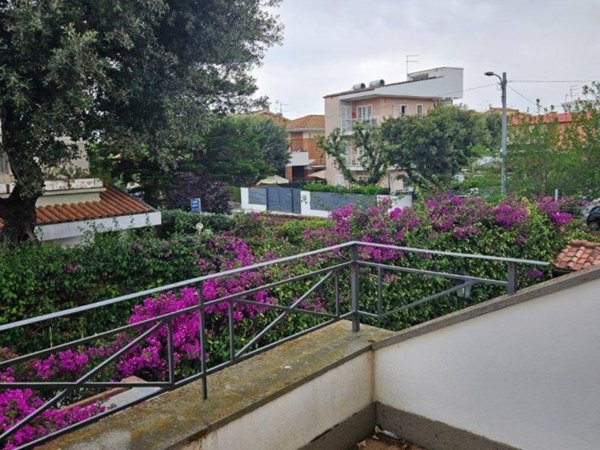 casa indipendente in vendita a Fiumicino in zona Fregene