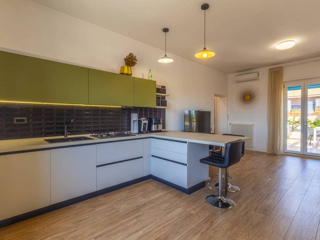appartamento in vendita a Fiumicino in zona Isola Sacra