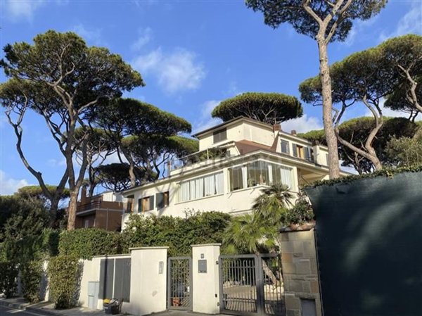 casa indipendente in vendita a Fiumicino in zona Fregene
