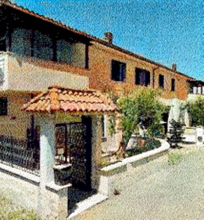 locale commerciale in vendita a Fiumicino