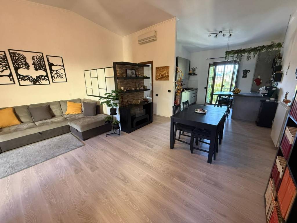 casa indipendente in vendita a Fiumicino in zona Torrimpietra