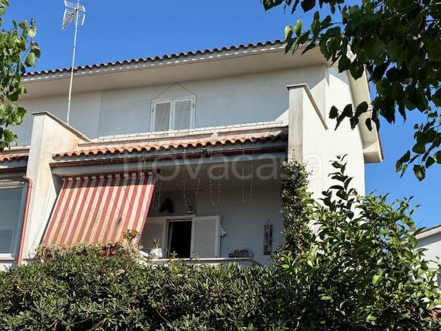casa indipendente in vendita a Fiumicino in zona Fregene