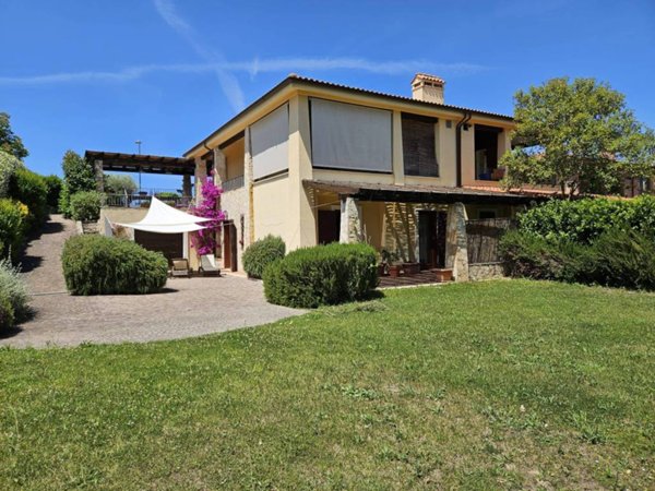 casa indipendente in vendita a Fiumicino in zona Fregene
