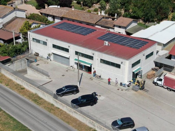 negozio in vendita a Fiumicino in zona Testa di Lepre
