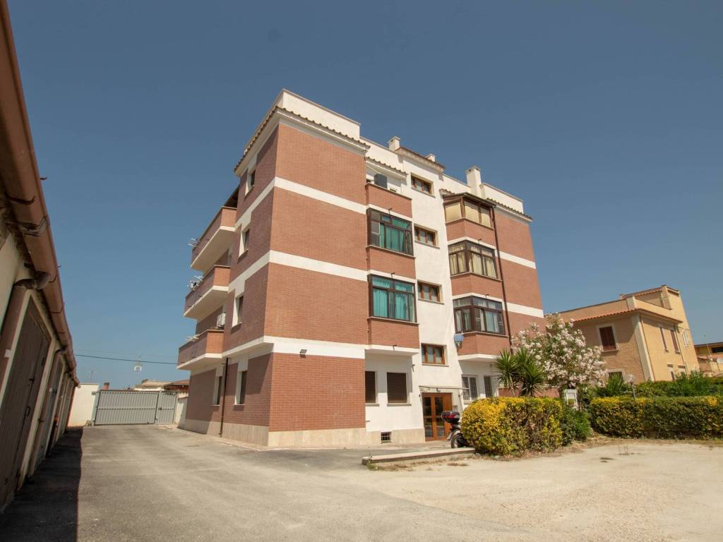appartamento in vendita a Fiumicino in zona Focene