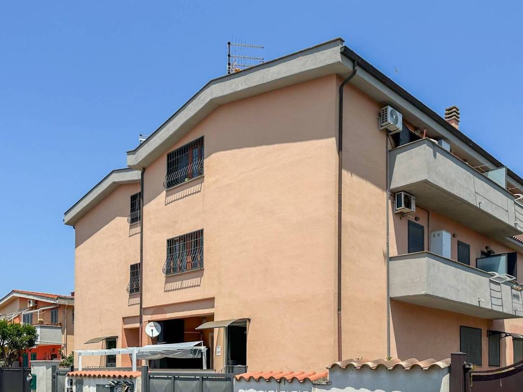 appartamento in vendita a Fiumicino in zona Isola Sacra