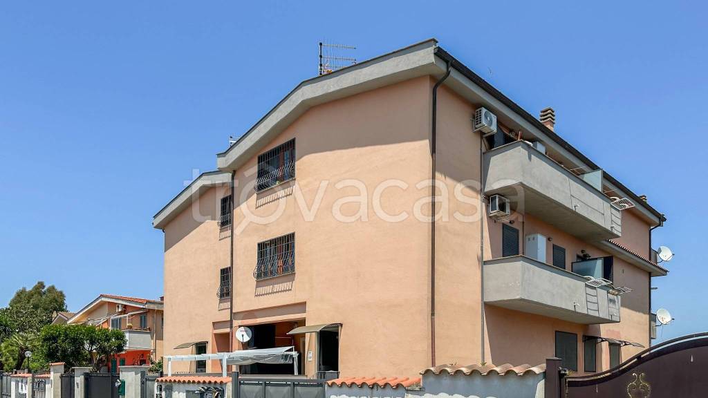 appartamento in vendita a Fiumicino in zona Isola Sacra