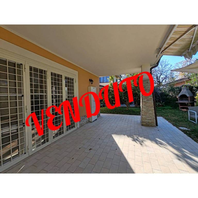 casa indipendente in vendita a Fiumicino in zona Aranova